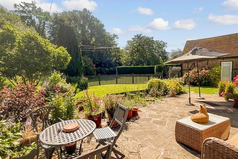 5 bed property, in Poles Lane, £850,000