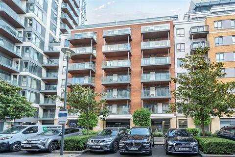 2 bed property, in Boulevard Drive, £475,000
