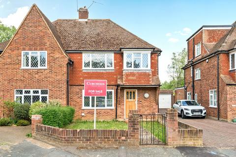 3 bed property, in Range Way, £675,000