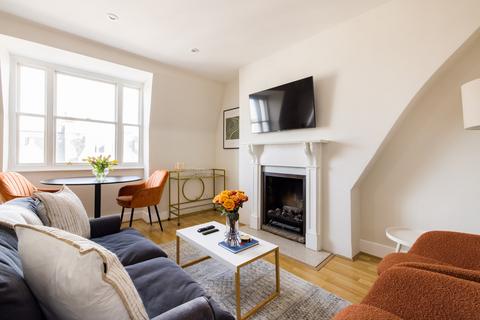 1 bed property, in Munster Road, £585,000