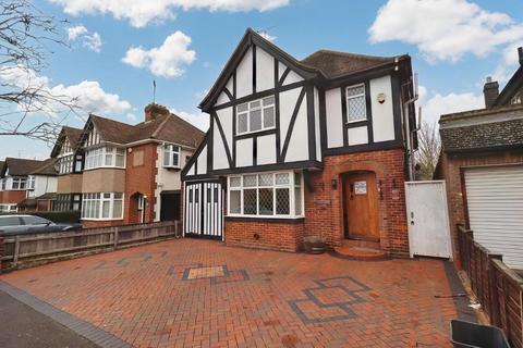 4 bed property, in Marston Gardens, £650,000