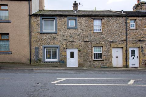 2 bed property, in 18 New Road, £169,750