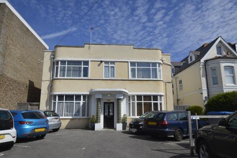 1 bed property, in Cedra Court, £105,000