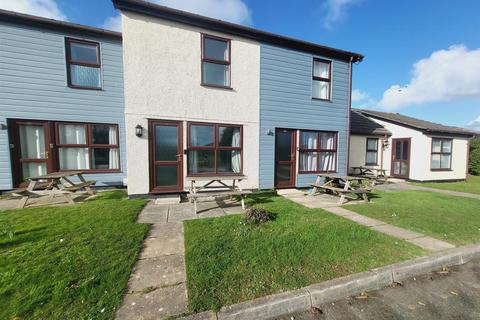 2 bed property, in Perran View Holiday Park, £100,000