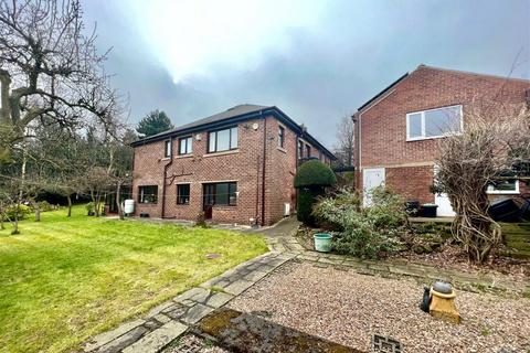 4 bed property, in Kensington Road, £450,000