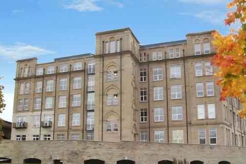 1 bed property, in Bradford Road, £64,950