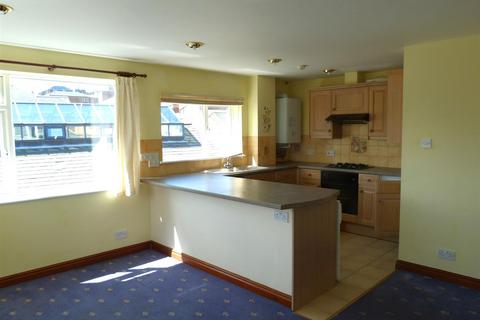 2 bed property, in Union Road, £106,950
