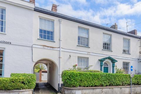 10 bed property, in The Square, £970,000