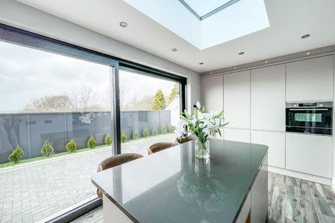 4 bed property, in Goppa Road, £450,000