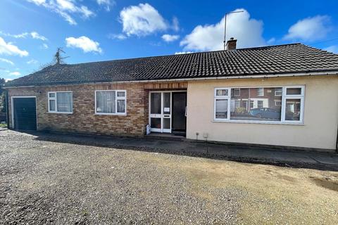 3 bed property, in Mount Pleasant Road, £195,000