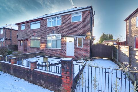 3 bed property, in Lyndhurst Avenue, £215,000