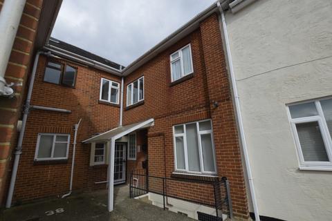 2 bed property, in Kinson Road, £150,000