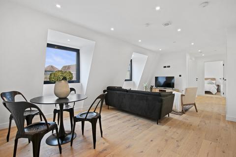 1 bed property, in Pembury Apartment, £265,000