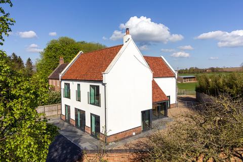 5 bed property, in Old Main Road, £1,000,000