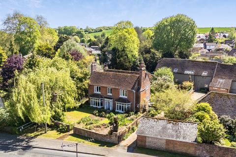 4 bed property, in Romsey Road, £895,000
