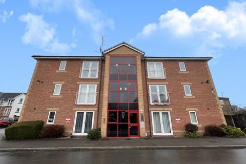 2 bed property, in Lagentium Plaza, £110,000