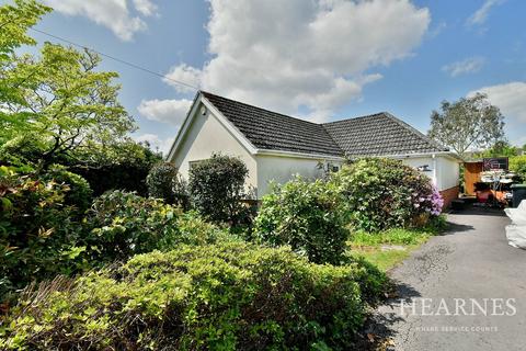3 bed property, in Ameysford Road, £465,000