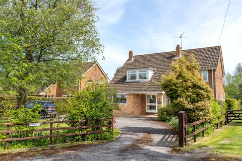 4 bed property, in Tarrant Keyneston, £625,000
