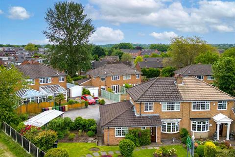 4 bed property, in Dove Bank Road, £260,000