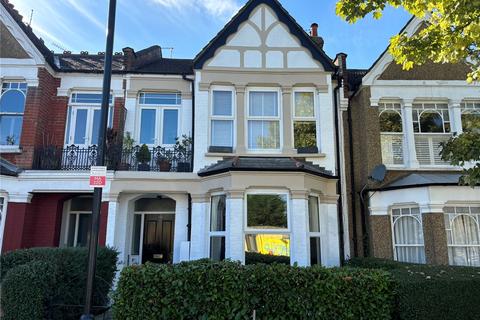 3 bed property, in Muswell Avenue, £735,000