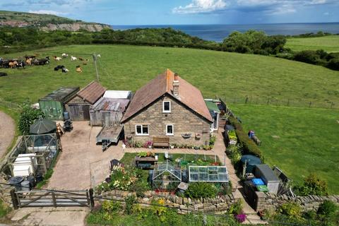 2 bed property, in Lindholme, £425,000