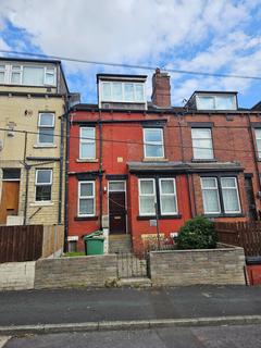 2 bed property, in Raincliffe Street, £140,000