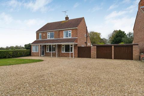 4 bed property, in Lincoln Road, £725,000