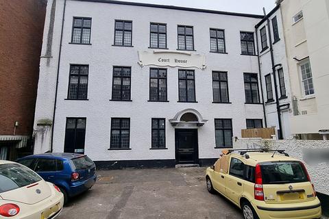 9 bed property, in Court House, £1,300,000