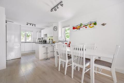 3 bed property, in Tregenna Castle, £425,000