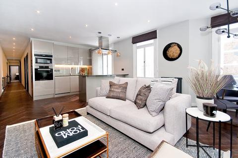 2 bed property, in Brompton Road, £1,950,000