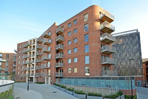 1 bed property, in Bellerby Court, £215,000