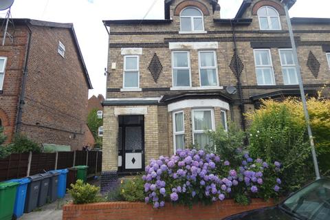 5 bed property, in Cranbourne Road, £660,000