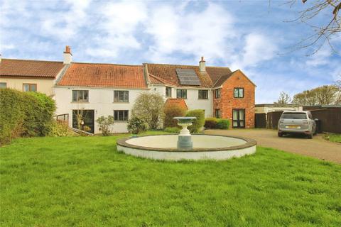7 bed property, in Hoopers Pool, £675,000