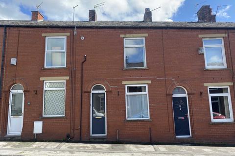 2 bed property, in Church Street, £99,000