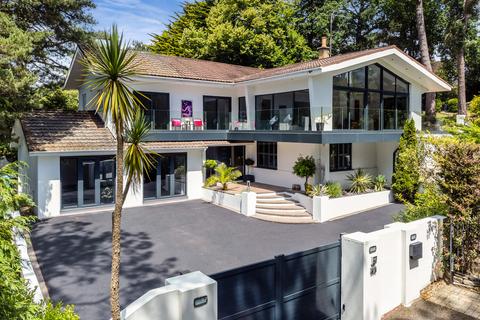 4 bed property, in Lakeside Road, £2,375,000