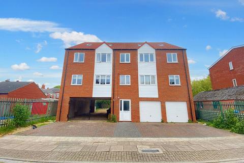 12 bed property, in Willingham Street, £650,000