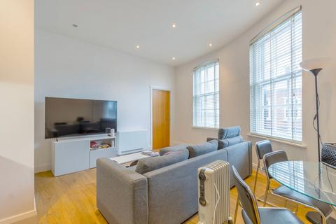 1 bed property, in Enfield House, £136,950