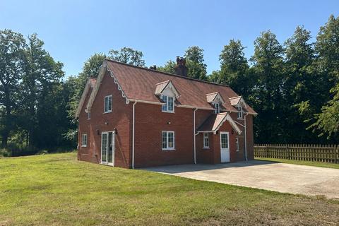5 bed property, in Hartley Court Road, £925,000