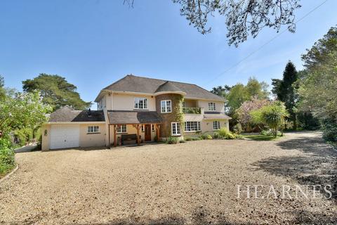4 bed property, in Lone Pine Drive, £1,895,000