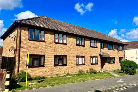 2 bed property, in 135 Station Road, £225,000
