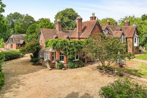 5 bed property, in Blundell Lane Bursledon Southampton, £2,250,000