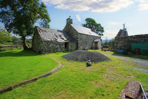4 bed property, in Trawsfynydd, £485,000