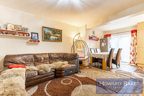 5 bed property, in Townsend Lane, £795,000