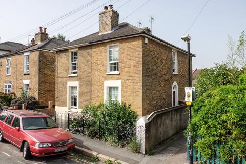 2 bed property, in Sheppy Place, £350,000