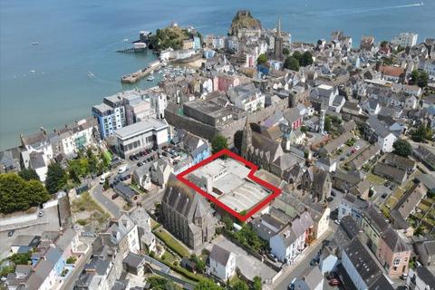 Studio, in 1 Warren Street, £6,000