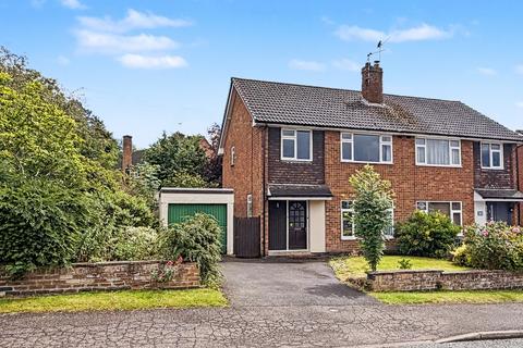 3 bed property, in 19 Rectory Close, £300,000