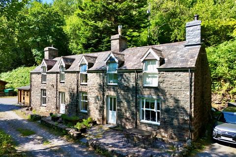 4 bed property, in Mostyn Cottage, £525,000