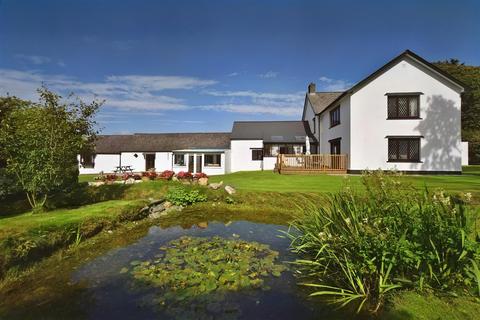 7 bed property, in Blaenffos, £850,000