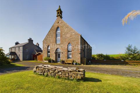 8 bed property, in St. Margarets Hope, £495,000