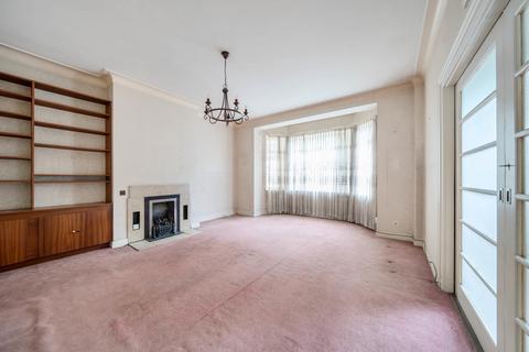 2 bed property, in Wellington Road, £875,000